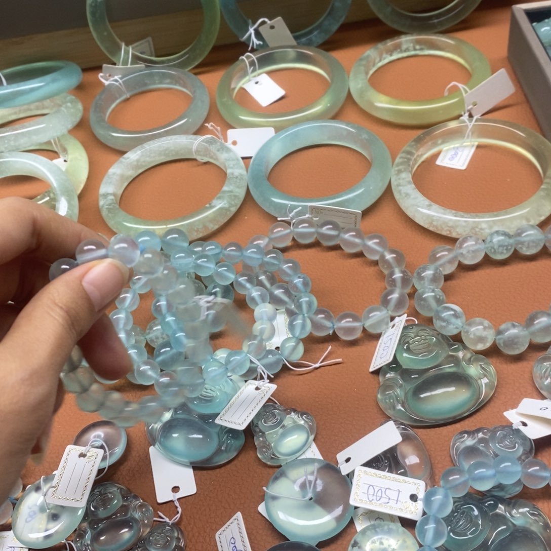 十***杪蛇纹石玉合金颈饰