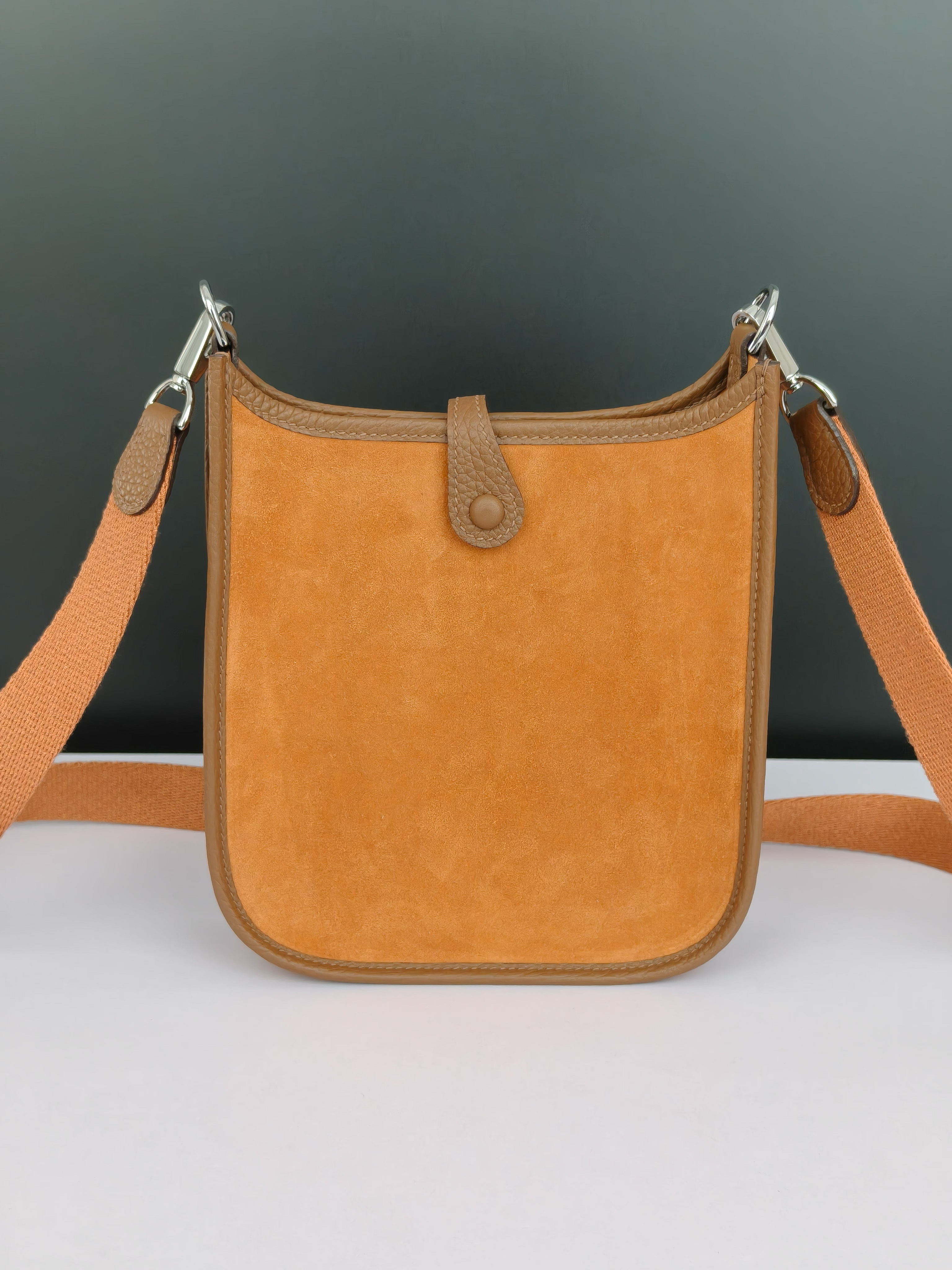 时尚百搭原厂进口反绒牛皮全手缝蜡线单肩斜挎包包16cm