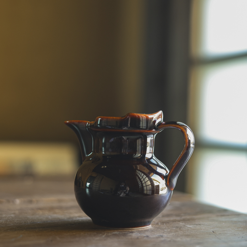 【纳兰】茶叶末乌金僧帽公杯（X9146）