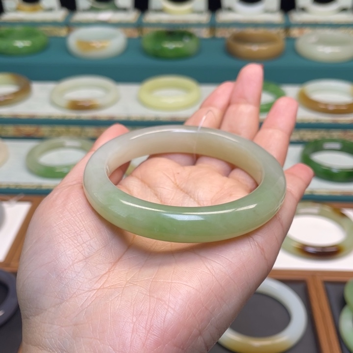 和田玉手镯未镶嵌菜**蔡56