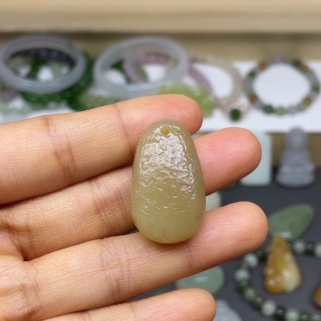 和田玉（糖玉）未镶嵌颈饰