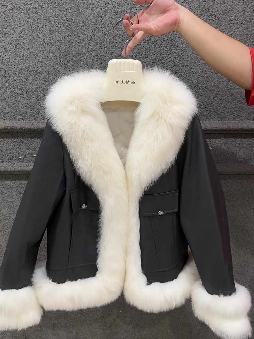 DOUSHEHUI   云端物语狐狸毛绵羊皮皮草服饰外套