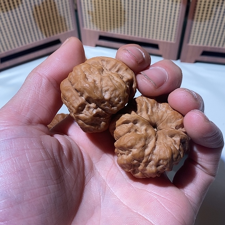 章***鱼精品文玩核桃蛤蟆头