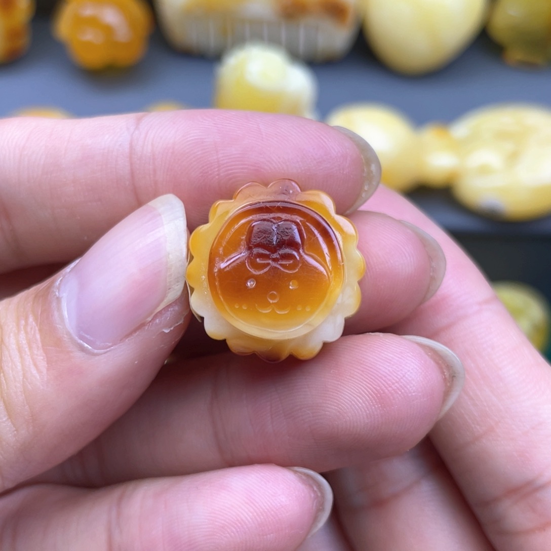 琥珀裸石未镶嵌蜜蜡