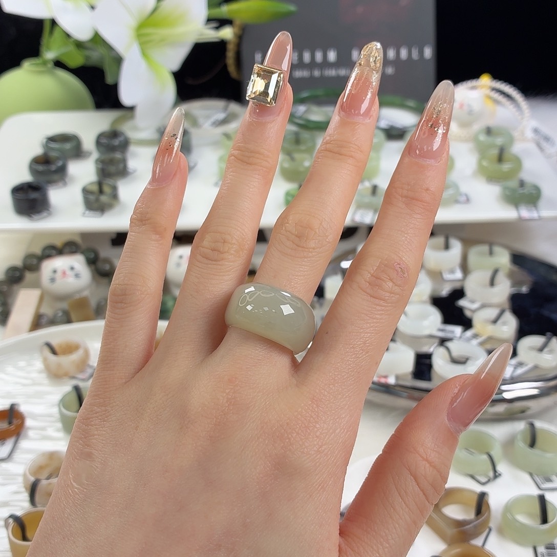 和田玉（糖玉）未镶嵌戒指j101晴水馒头17.6