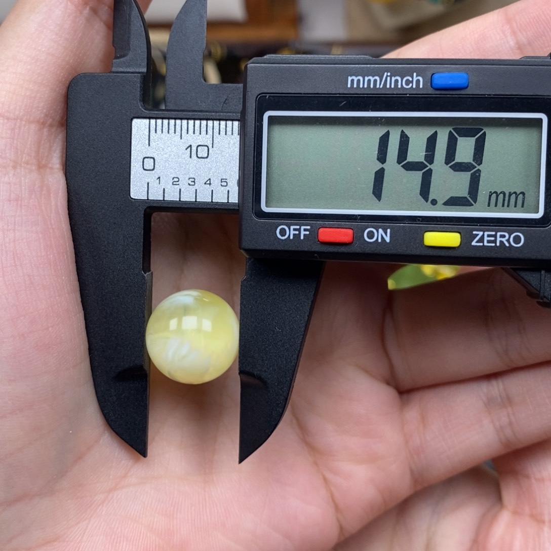 未镶嵌琥珀珠宝奇石
