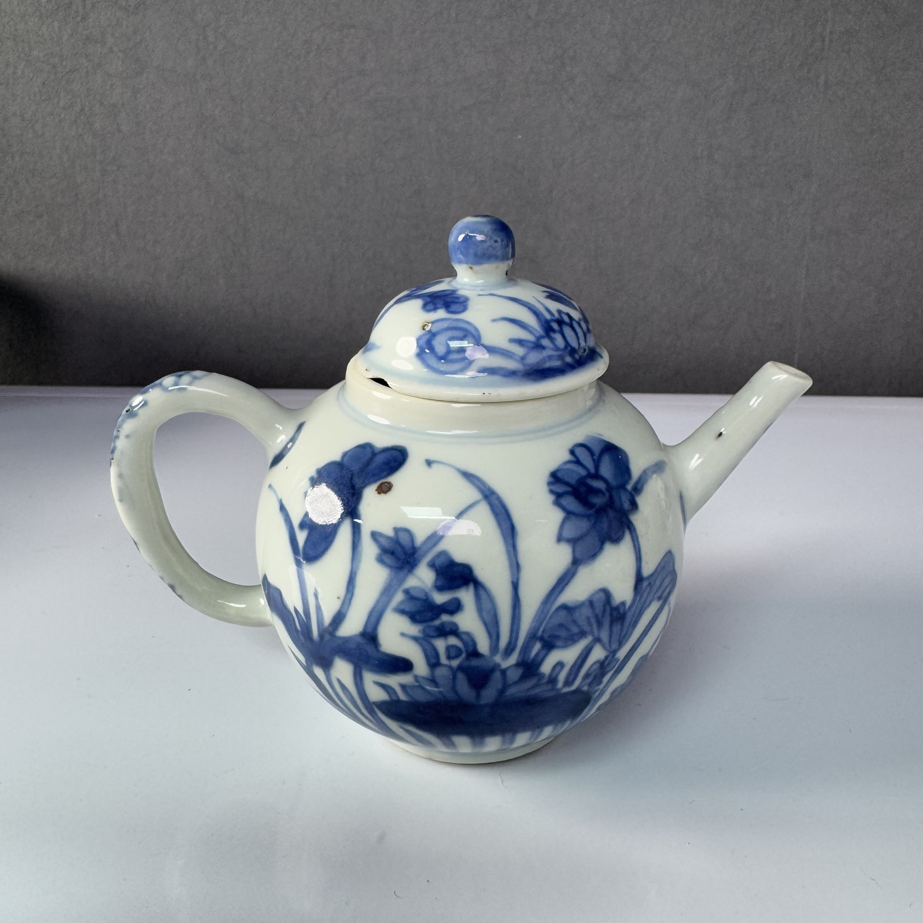 清中期 青花花卉纹茶壶