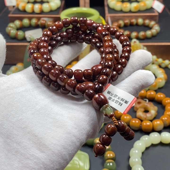 春***鸽透闪石质玉未镶嵌手链