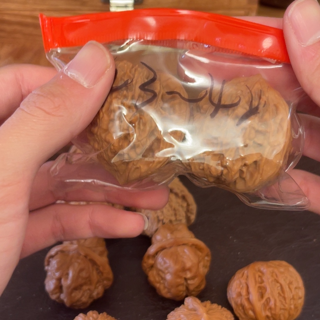 文玩核桃吊坠没动过刀鸡心