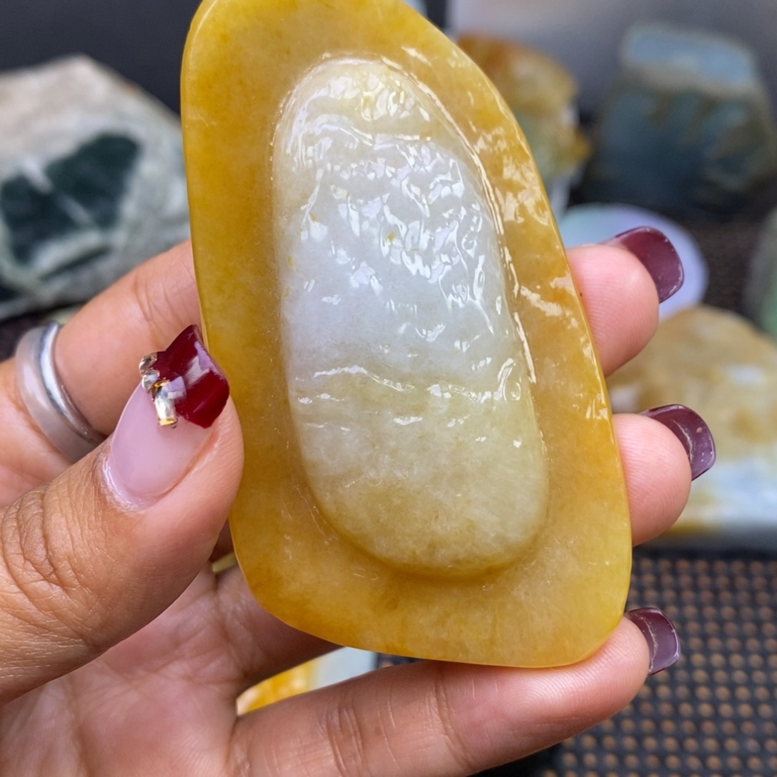 翡翠颈饰未镶嵌奇****机翡翠