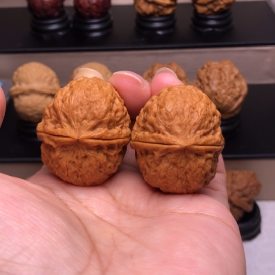 文玩核桃把件云顶绣球57