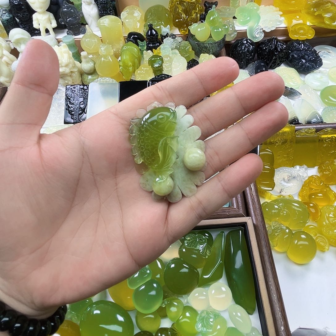 未镶嵌岫玉吊坠(不含链)