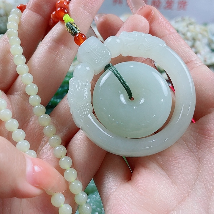 颈饰未镶嵌和田玉