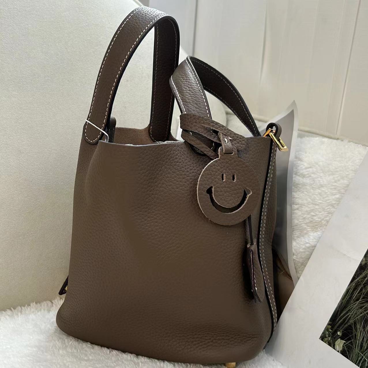 （无小马）时尚百搭新款高级感菜篮子手提包C8971