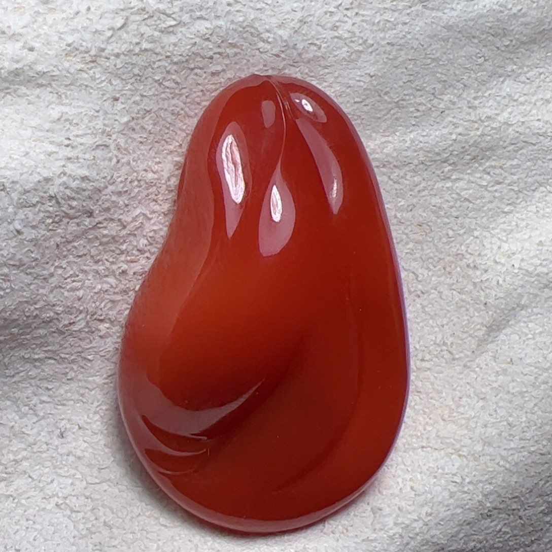 南红玛瑙吊坠未镶嵌绒*树