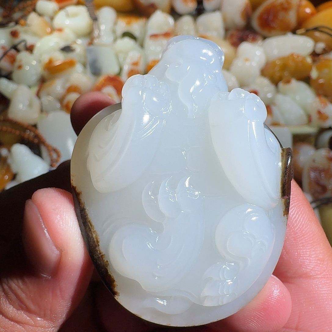 问***愧和田玉未镶嵌挂件