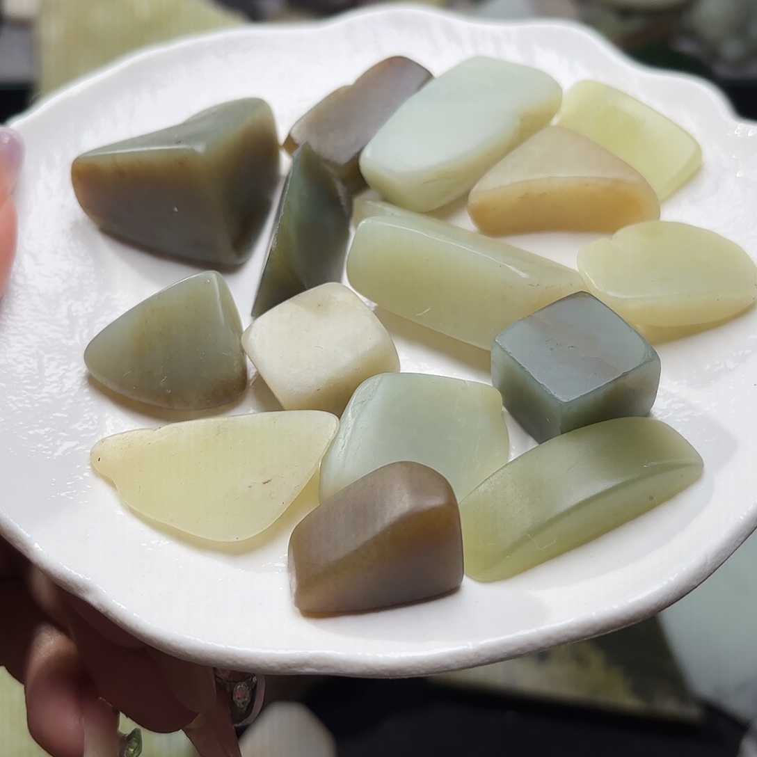 未镶嵌和田玉（糖玉）珠宝半成品