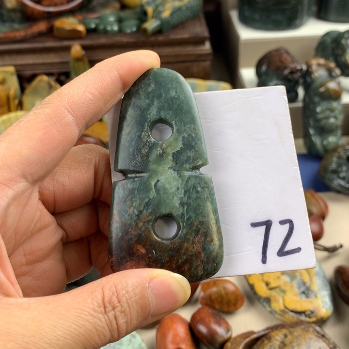 岫岩河磨玉（透闪石质玉）手把件有瑕未镶嵌