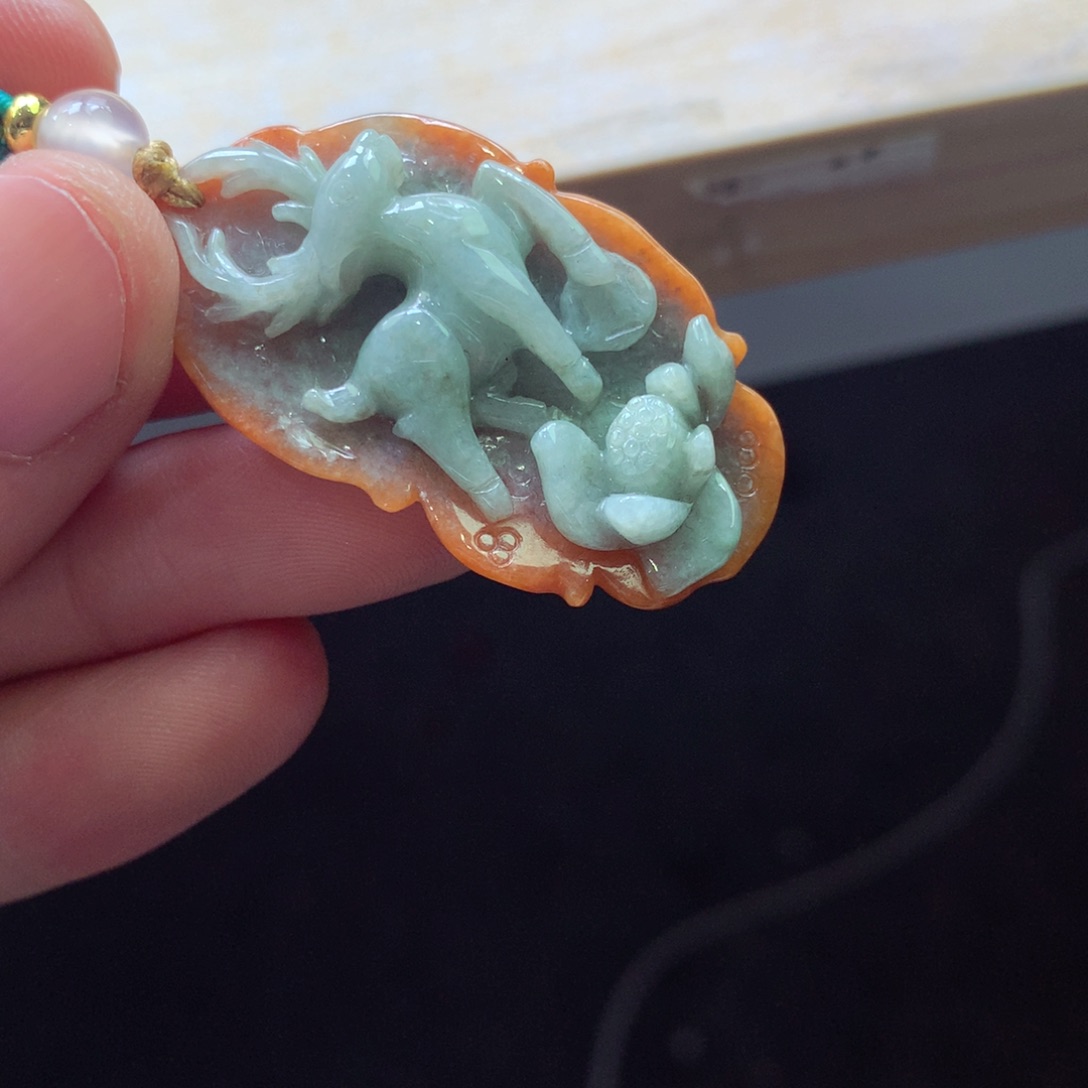 翡翠颈饰未镶嵌吊坠