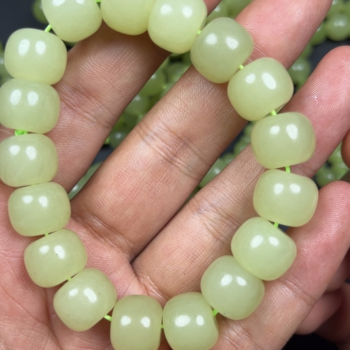 和田玉未镶嵌车挂