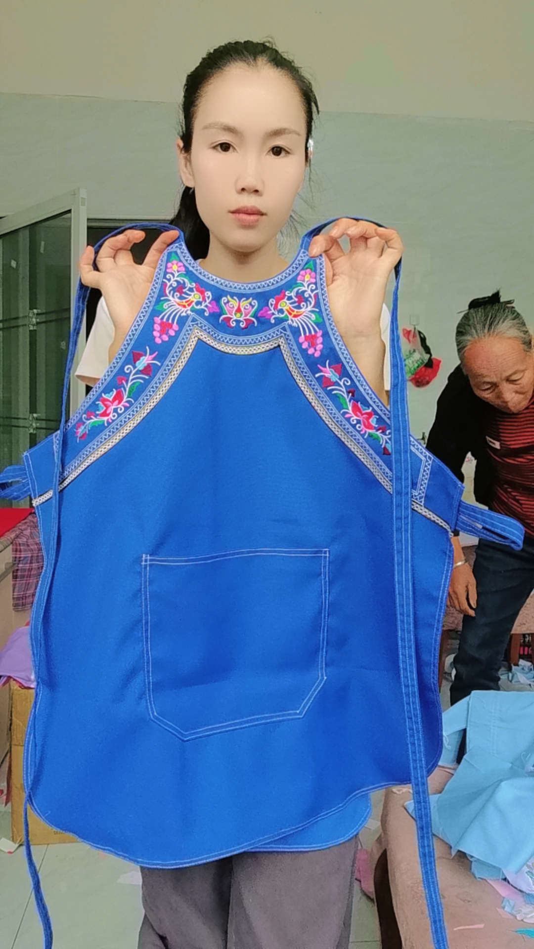 新款围裙布依族围腰绣花少数民族服装特色质量很好