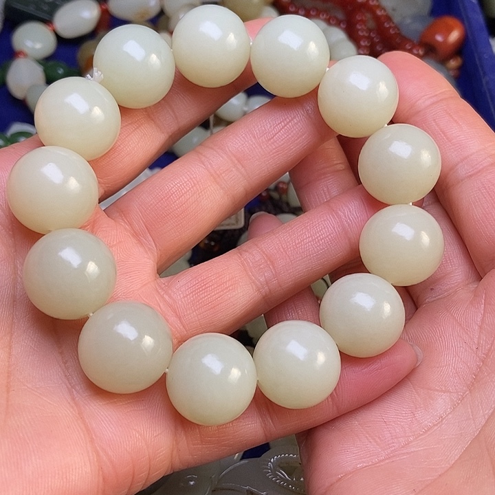 颈饰未镶嵌和田玉屿*…