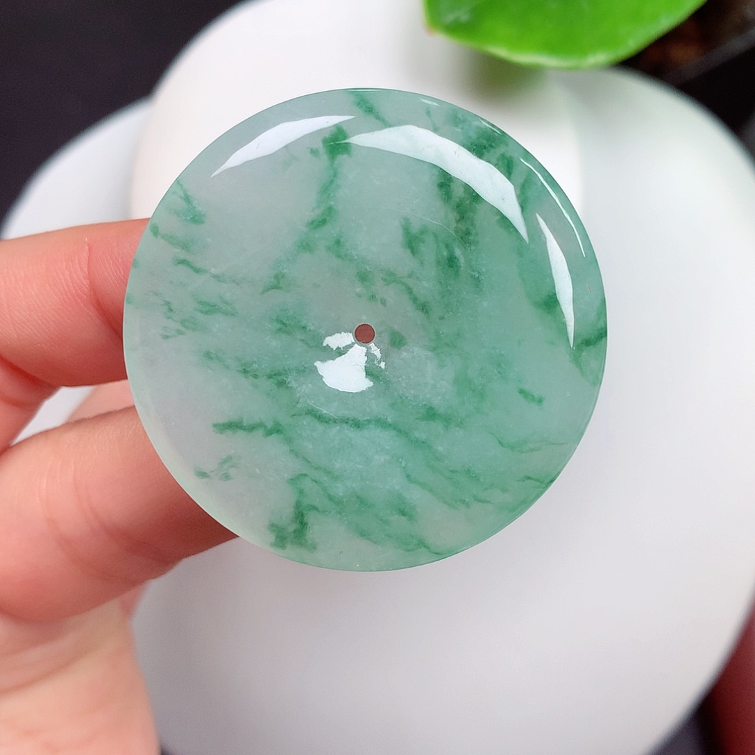 翡翠未镶嵌颈饰平安扣