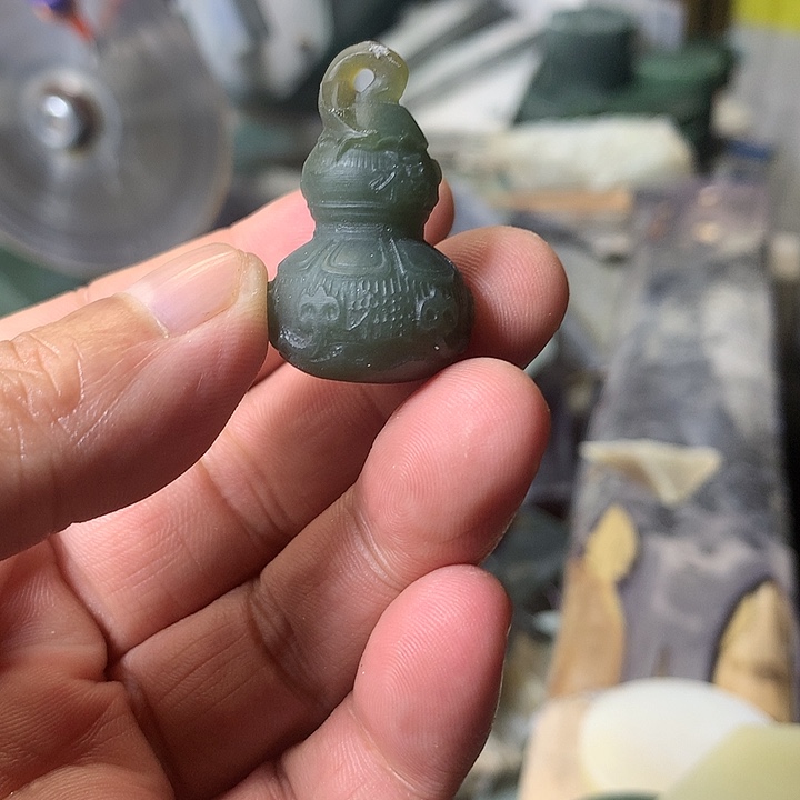 颈饰未镶嵌和田玉（糖玉）