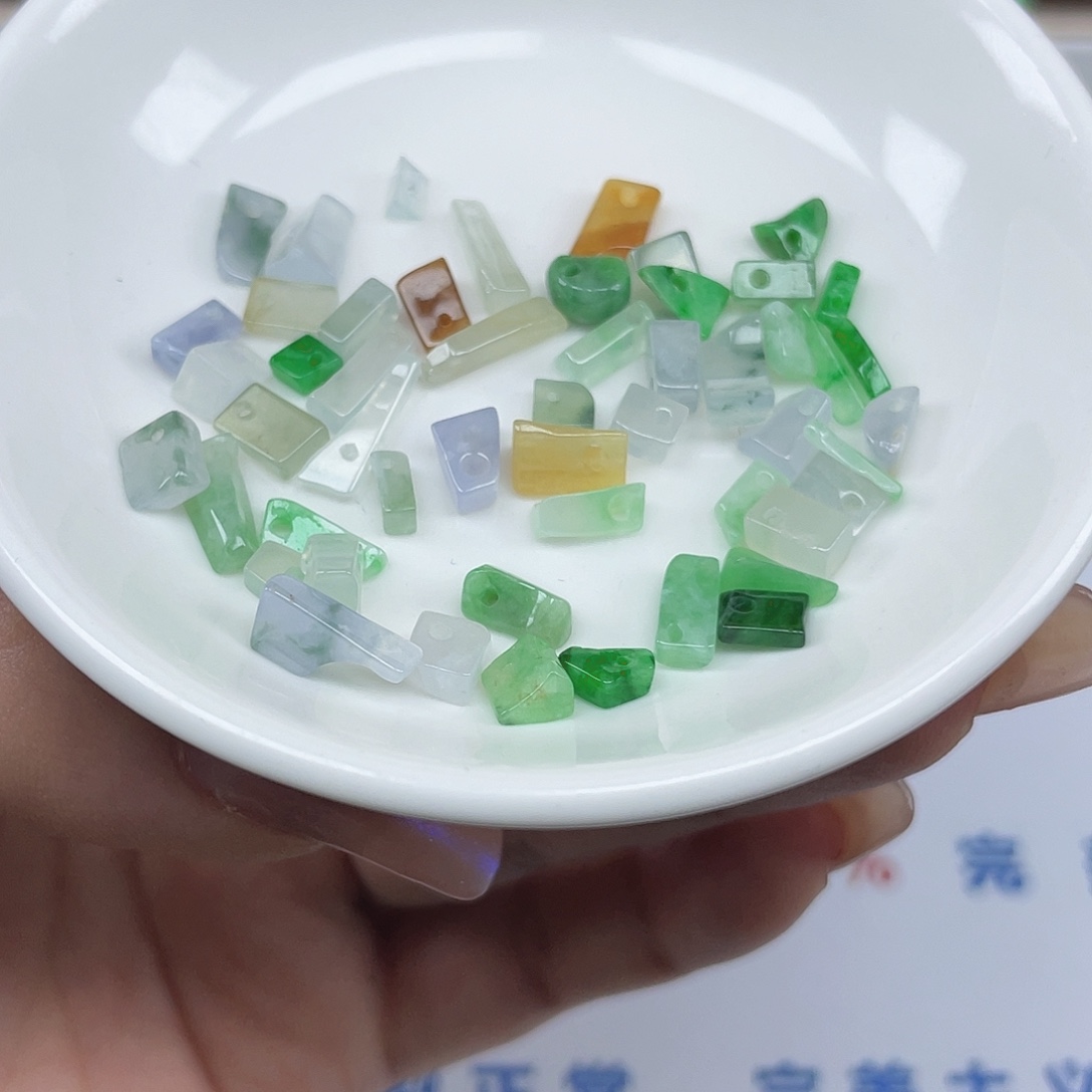 翡翠散珠翡翠碎石52颗