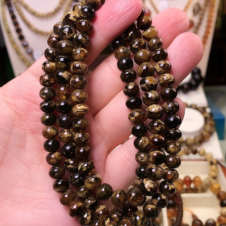 琥珀未镶嵌裸石8+熊猫291