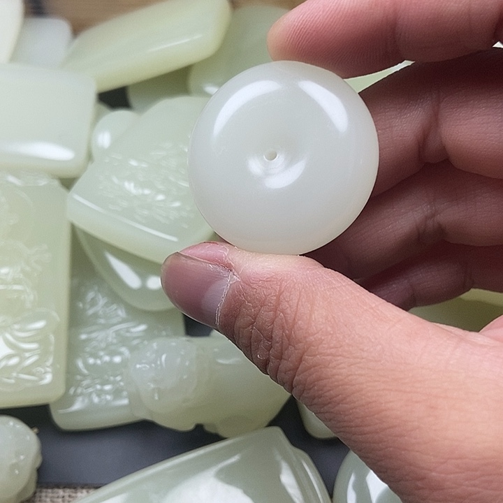 沉***数和田玉（青白玉）未镶嵌颈饰