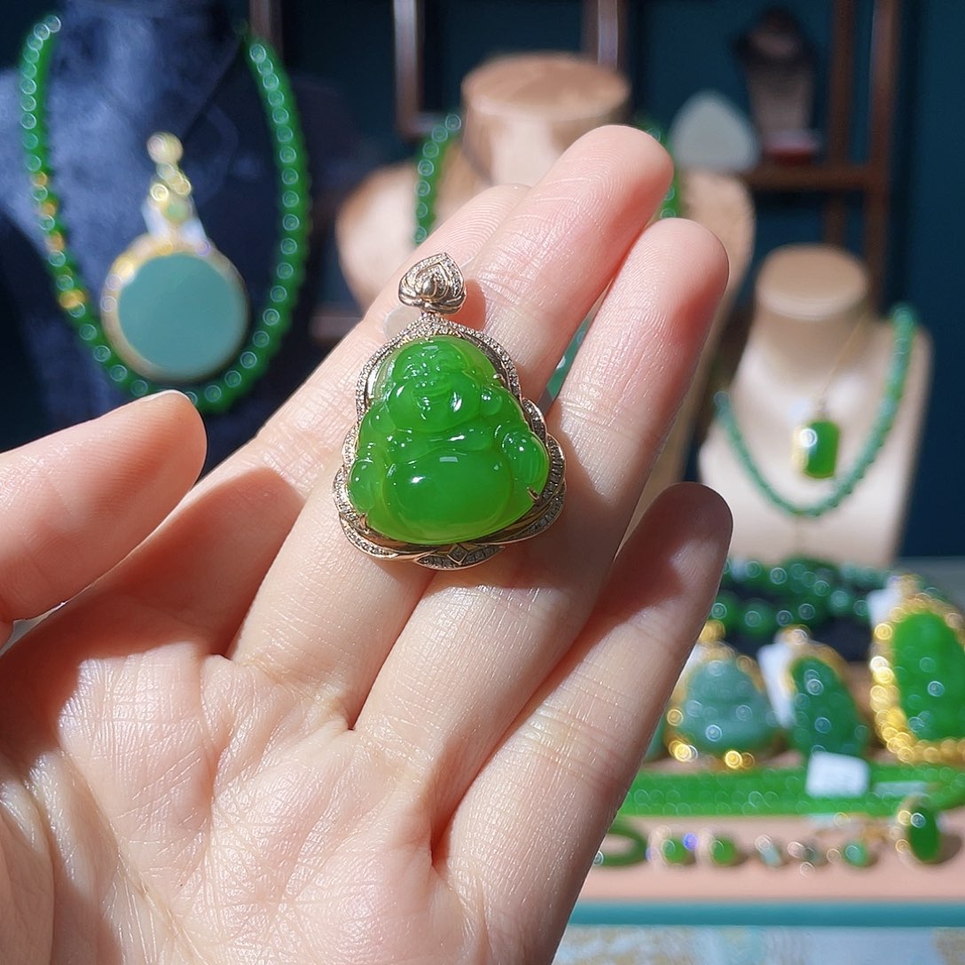 和田玉（碧玉）18K金镶嵌颈饰