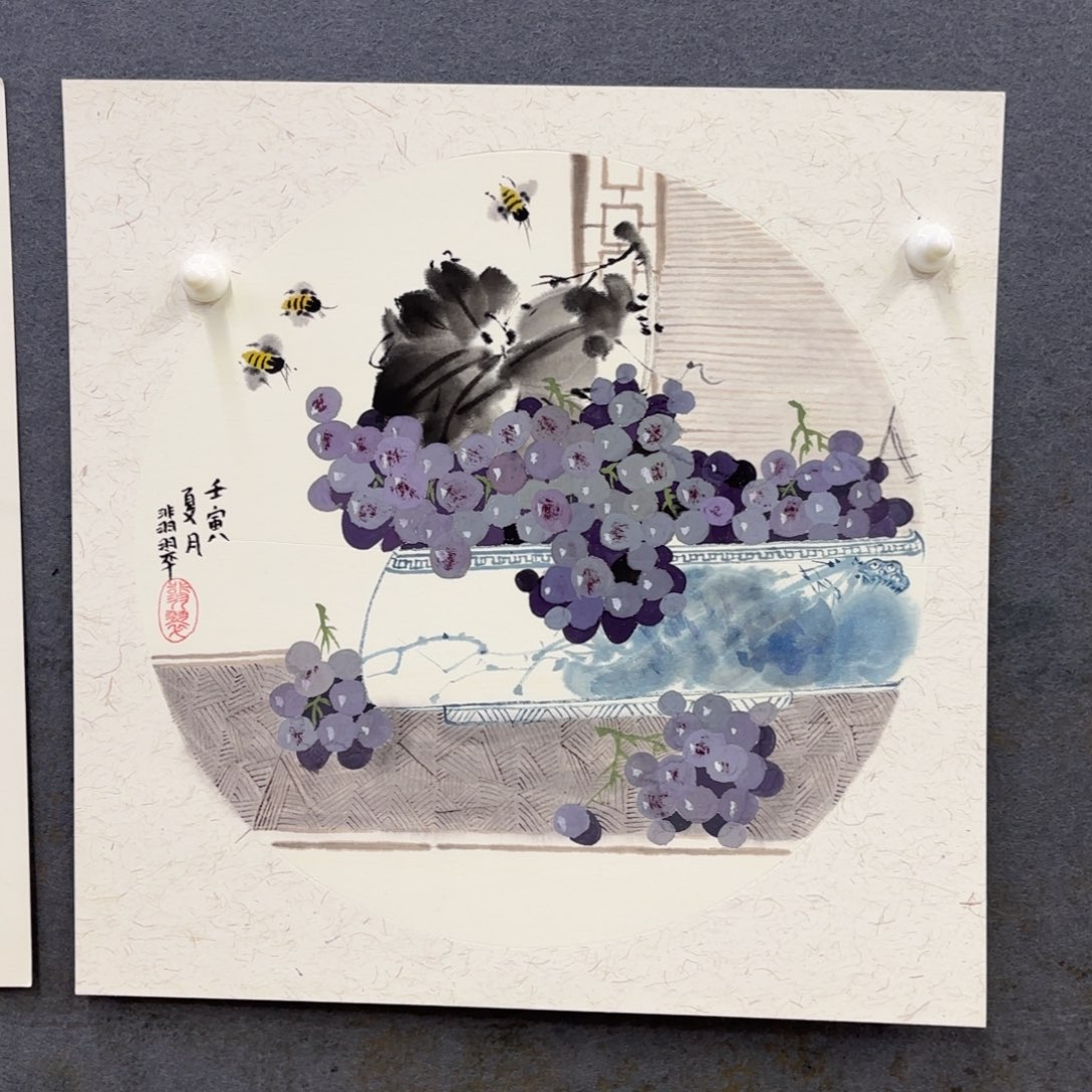 张***昂国画卡纸的制作方法是将