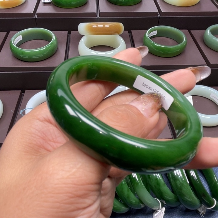 和田玉（碧玉）未镶嵌手镯