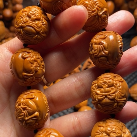 橄榄核吊坠龙财神