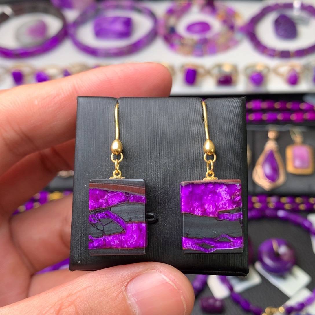 苏纪石（舒俱来）18K金镶嵌耳钩