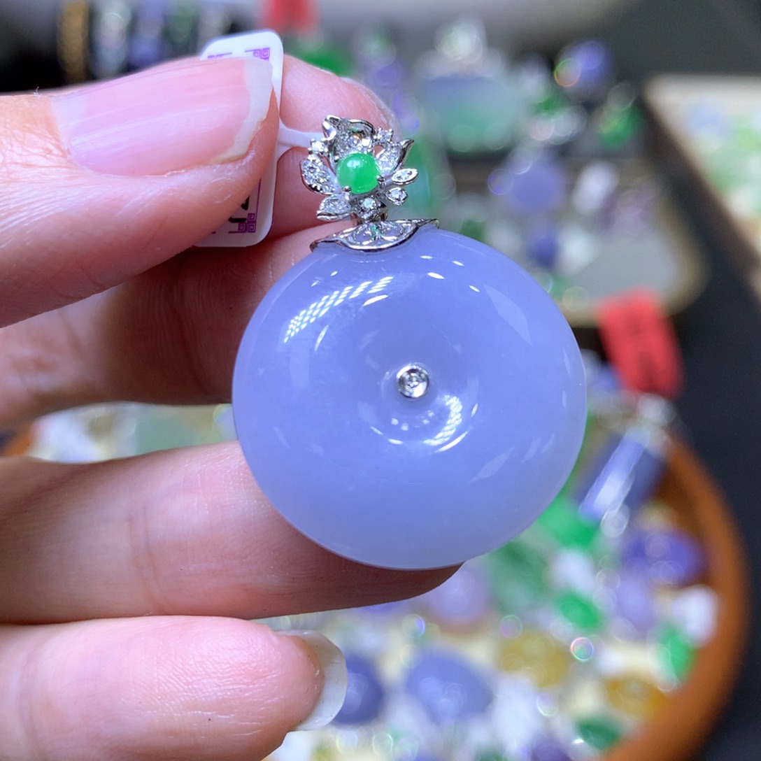 【闪购商品】翡翠颈饰18K金镶嵌翡翠吊坠项链