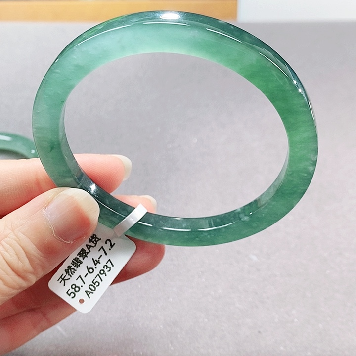 【闪购商品】翡翠手镯（圆镯）未镶嵌