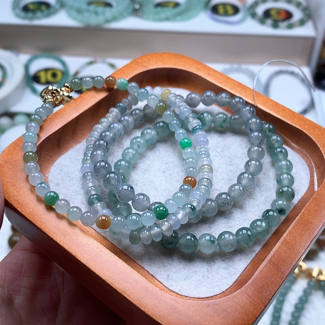 嗯***翡翠未镶嵌手串4条