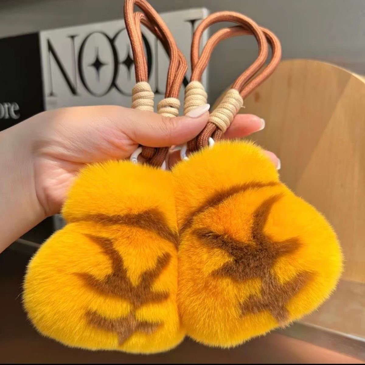 可爱獭兔毛小金袋钥匙扣挂件ins招财钱袋子暴富创意包包挂饰礼物