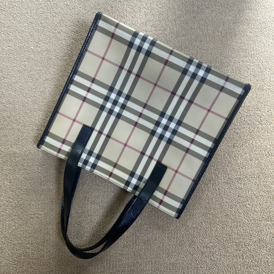 95新 BURBERRY/博柏利 burberry 十字纹手提包