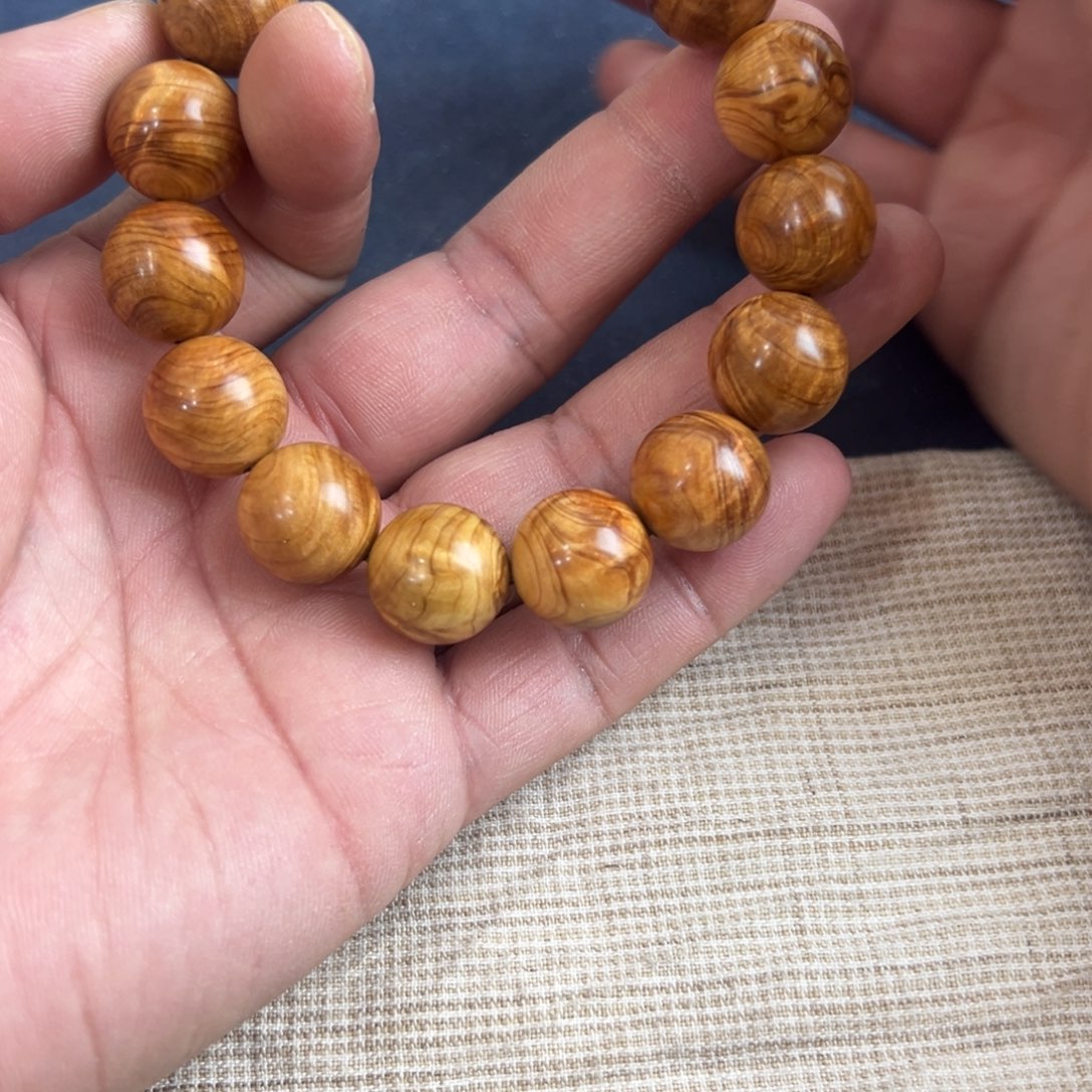 柏木（崖柏）无事牌1号拍品