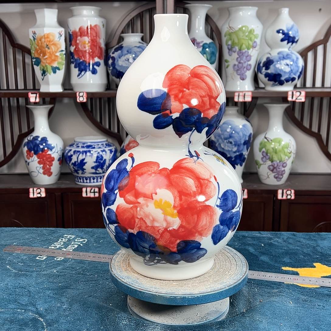 摆件景德镇陶瓷葫红牡
