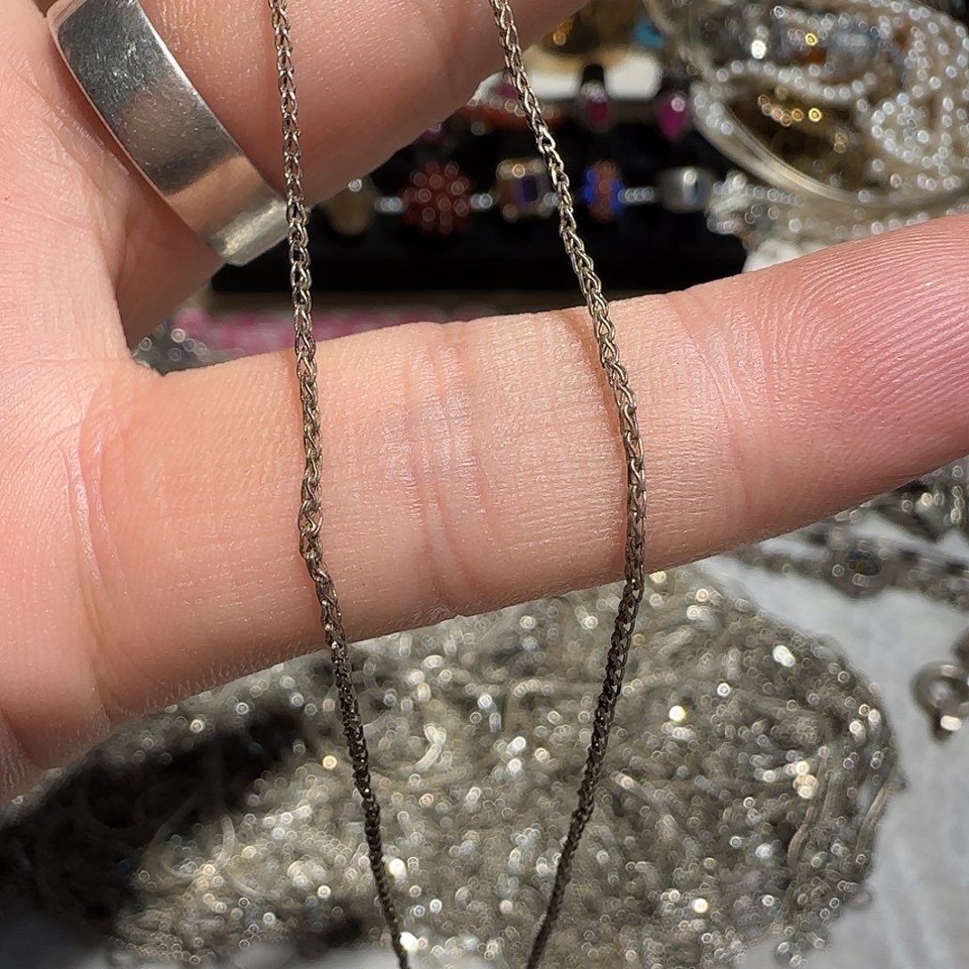 风***岚大理石纯铜吊坠的设计也是