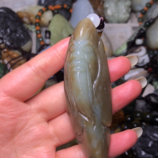 和田玉未镶嵌把件