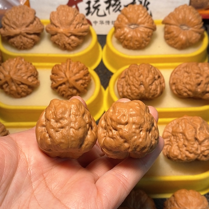 文玩核桃把件古蝉。33 36