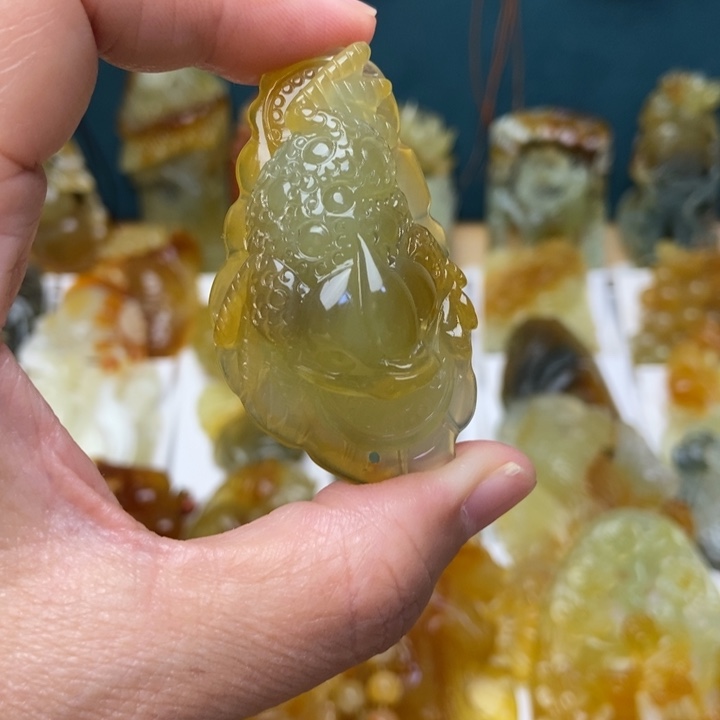 蛇纹石玉合金颈饰