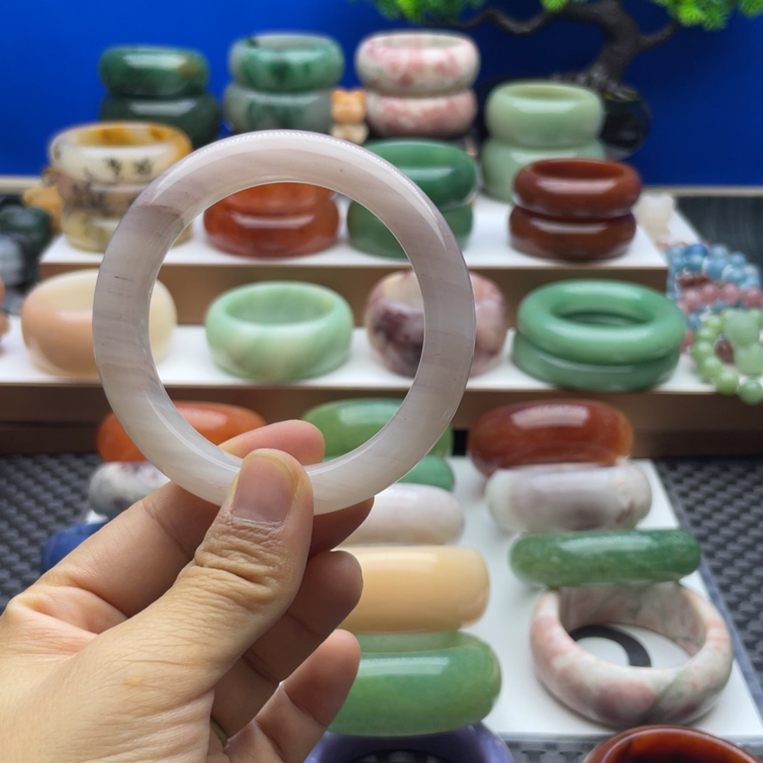 石英质玉未镶嵌手镯