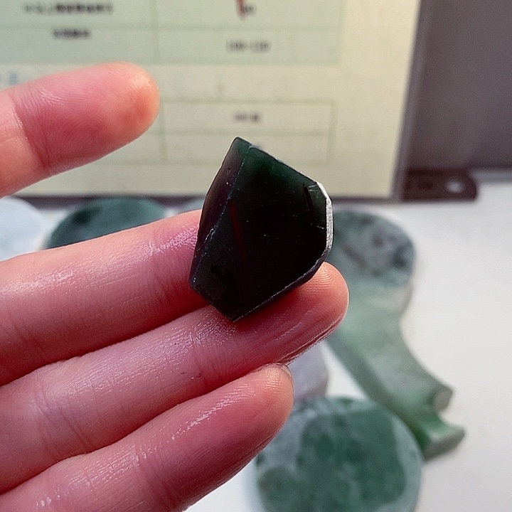 翡翠未镶嵌颈饰缅甸翡翠A货边角