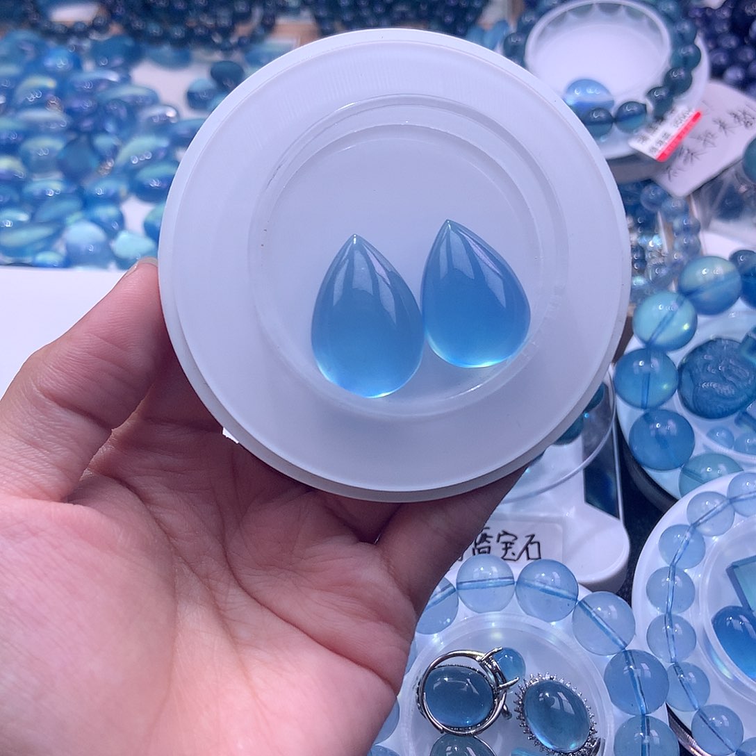 未镶嵌手链水晶两*宝海蓝宝水滴两个500元打孔不退换